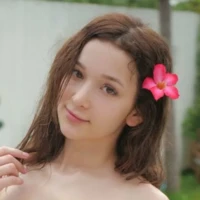 Ellie Leen Ellie Leen