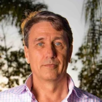 Steve Holmes Steve Holmes