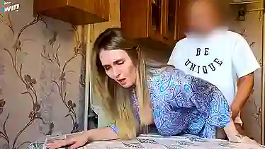 Чтобы удержать мужика, жена качественным сексом обеспечивает каждое утро