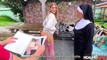 Нашел идеальную девушку среди монашек, устроив еблю с красоткой на улице